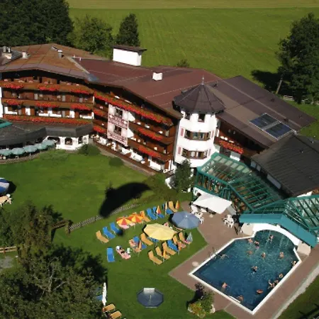 Erlebnishotel Kitzbuehler Horn فندق 4*