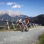 Erlebnishotel Kitzbuehler Horn ホテル